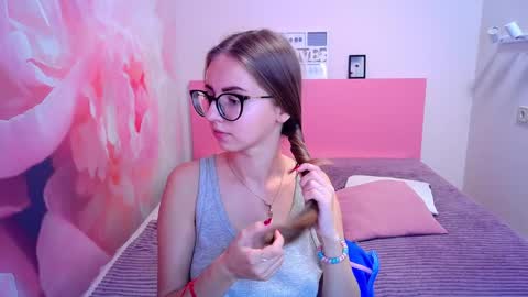 Snapshot of kristina_adel chatting on 01.10.25 Kristina Adel online show from 01.10.25