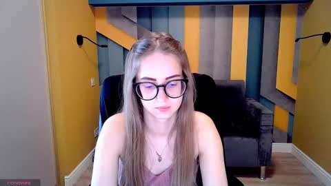 Snapshot of kristina_adel chatting on 03.08.25 Kristina Adel online show from 03.08.25