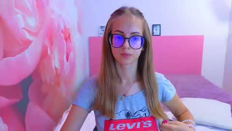 Snapshot of kristina_adel chatting on 09.13.25 Kristina Adel online show from 09.13.25