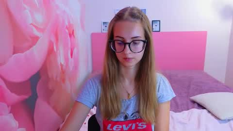 Snapshot of kristina_adel chatting on 10.06.25 Kristina Adel online show from 10.06.25