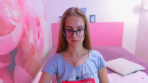 Snapshot of kristina_adel chatting on 10.10.25 Kristina Adel online show from 10.10.25