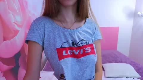 Snapshot of kristina_adel chatting on 10.16.25 Kristina Adel online show from 10.16.25