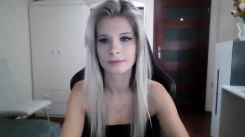 Snapshot of kristineamore chatting on 09.24.25 KristineAmore online show from 09.24.25