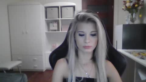 Snapshot of kristineamore chatting on 10.04.25 KristineAmore online show from 10.04.25