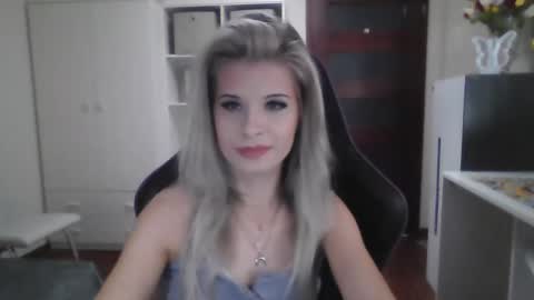 Snapshot of kristineamore chatting on 10.06.25 KristineAmore online show from 10.06.25