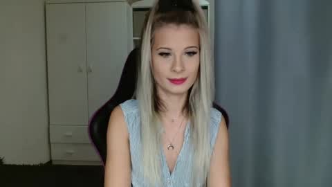 Snapshot of kristineamore chatting on 10.17.25 KristineAmore online show from 10.17.25