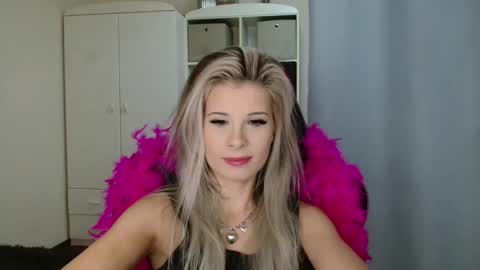 Snapshot of kristineamore chatting on 10.23.25 KristineAmore online show from 10.23.25