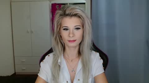 Snapshot of kristineamore chatting on 10.27.25 KristineAmore online show from 10.27.25