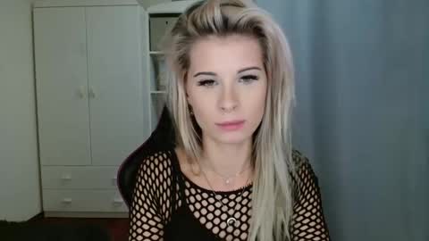 Snapshot of kristineamore chatting on 10.31.25 KristineAmore online show from 10.31.25