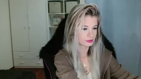 Snapshot of kristineamore chatting on 11.05.25 KristineAmore online show from 11.05.25