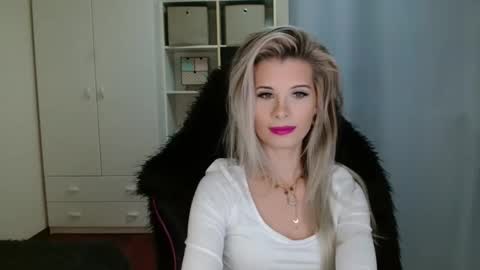 Snapshot of kristineamore chatting on 11.06.25 KristineAmore online show from 11.06.25