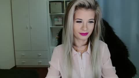 Snapshot of kristineamore chatting on 11.07.25 KristineAmore online show from 11.07.25