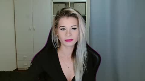 Snapshot of kristineamore chatting on 12.03.25 KristineAmore online show from 12.03.25