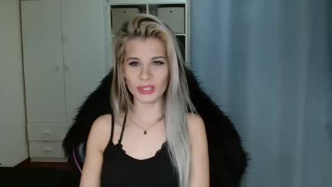 KristineAmore online show from 02.17.26