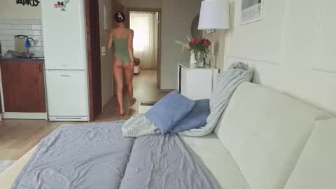 Snapshot of kristinedean chatting on 10.19.25 Kristi online show from 10.19.25