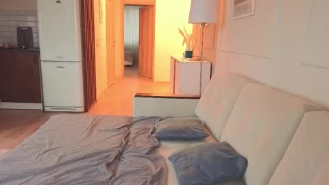 Snapshot of kristinedean chatting on 11.23.25 Kristi online show from 11.23.25