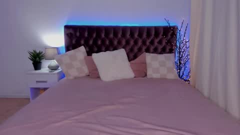 Snapshot of kristivegas chatting on 12.18.24 KristiVegas online show from 12.18.24