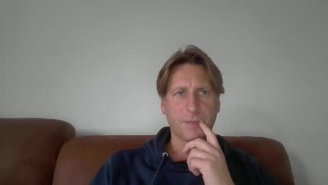 Snapshot of kristof8504 chatting on 11.26.25 kristof8504 online show from 11.26.25