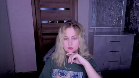 Snapshot of kristy_fran chatting on 06.20.26 Kristy online show from 06.20.26