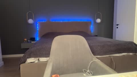 Kristi online show from 10.13.25