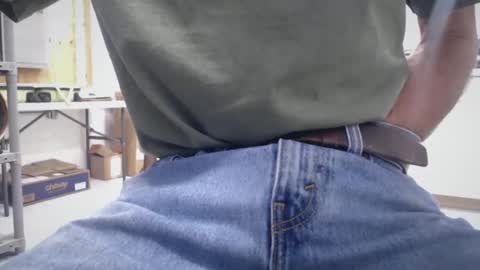 Snapshot of kronur chatting on 11.17.25 kronur online show from 11.17.25