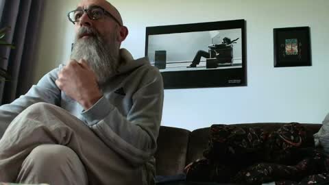 krummersaebel online show from 04.18.26