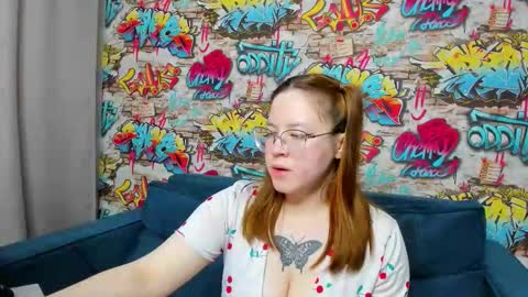 Snapshot of krysadapp chatting on 02.14.26 Krys online show from 02.14.26