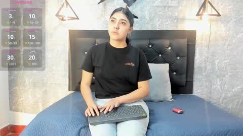 Snapshot of krystal_taylor23 chatting on 11.03.25 Kystal Taylor online show from 11.03.25