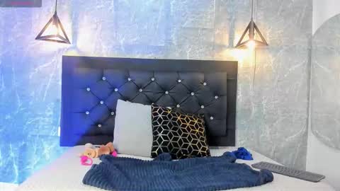 Snapshot of krystal_taylor23 chatting on 11.23.25 Kystal Taylor online show from 11.23.25