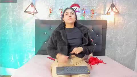 Snapshot of krystal_taylor23 chatting on 12.04.25 Kystal Taylor online show from 12.04.25