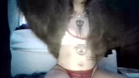 Snapshot of krystaldrippy chatting on 12.17.25 krystaldrippy online show from 12.17.25