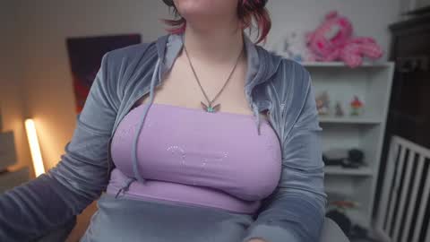 Snapshot of krystalsyxx chatting on 01.24.25 Krystal Syx online show from 01.24.25