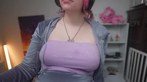 Snapshot of krystalsyxx chatting on 01.24.25 Krystal Syx online show from 01.24.25