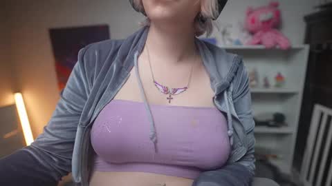 Snapshot of krystalsyxx chatting on 02.12.25 Krystal Syx online show from 02.12.25