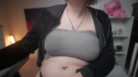 Snapshot of krystalsyxx chatting on 02.21.25 Krystal Syx online show from 02.21.25