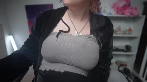 Snapshot of krystalsyxx chatting on 03.08.25 Krystal Syx online show from 03.08.25