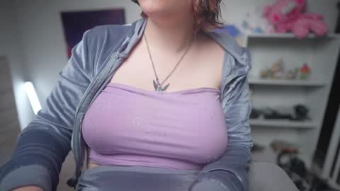 Snapshot of krystalsyxx chatting on 03.11.25 Krystal Syx online show from 03.11.25