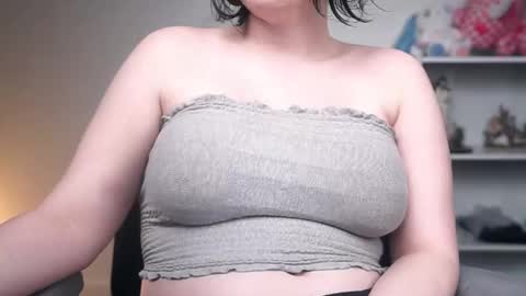 Snapshot of krystalsyxx chatting on 02.19.26 Krystal Syx online show from 02.19.26