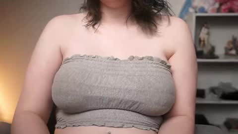 Snapshot of krystalsyxx chatting on 03.05.26 Krystal Syx online show from 03.05.26