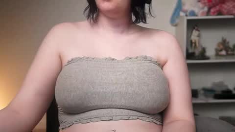 Snapshot of krystalsyxx chatting on 03.12.26 Krystal Syx online show from 03.12.26