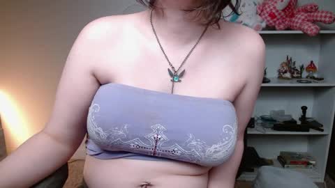 Snapshot of krystalsyxx chatting on 04.03.26 Krystal Syx online show from 04.03.26