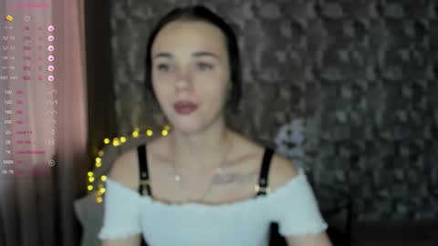 Snapshot of kseni_a chatting on 12.14.25 Ksenia online show from 12.14.25