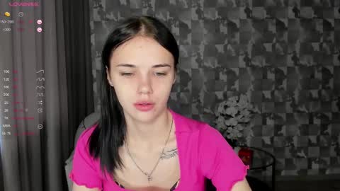 Snapshot of kseni_a chatting on 12.20.25 Ksenia online show from 12.20.25