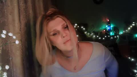 Snapshot of kudesnizza chatting on 12.05.24 Annika MTF ts post -op online show from 12.05.24