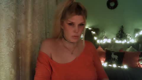 Snapshot of kudesnizza chatting on 01.08.25 Annika MTF ts post -op online show from 01.08.25