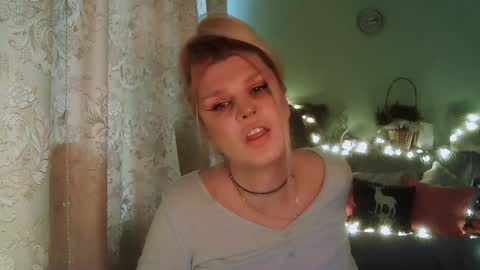 Snapshot of kudesnizza chatting on 01.14.25 Annika MTF ts post -op online show from 01.14.25