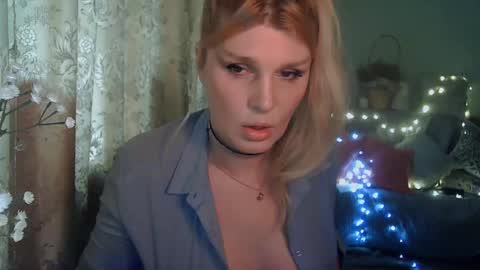 Snapshot of kudesnizza chatting on 03.05.25 Annika MTF ts post -op online show from 03.05.25