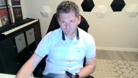 Snapshot of kukk_you chatting on 11.17.25 kukk_you online show from 11.17.25