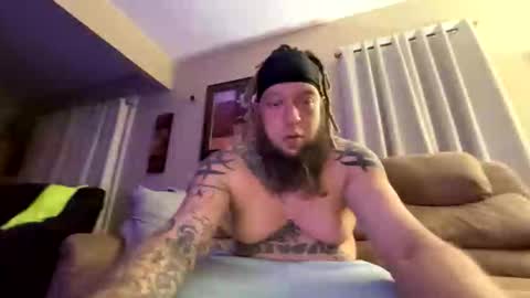 Snapshot of kuntryg83 chatting on 12.23.25 kuntryg83 online show from 12.23.25