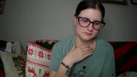 Snapshot of kunzitegoddess chatting on 12.08.24 Samantha online show from 12.08.24